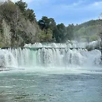 Dovolena Bez Starosti - Murter بيتينا