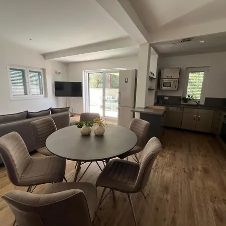 Dovolena Bez Starosti - Murter Apartman *