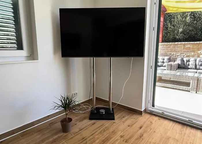 Dovolena Bez Starosti - Murter * Бетина